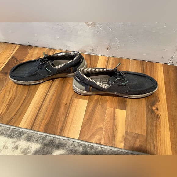 Hey Dude Men's Welsh Chambray Sea Blue Casual Shoes, size 8, distressed, GUC - Picture 3 of 7